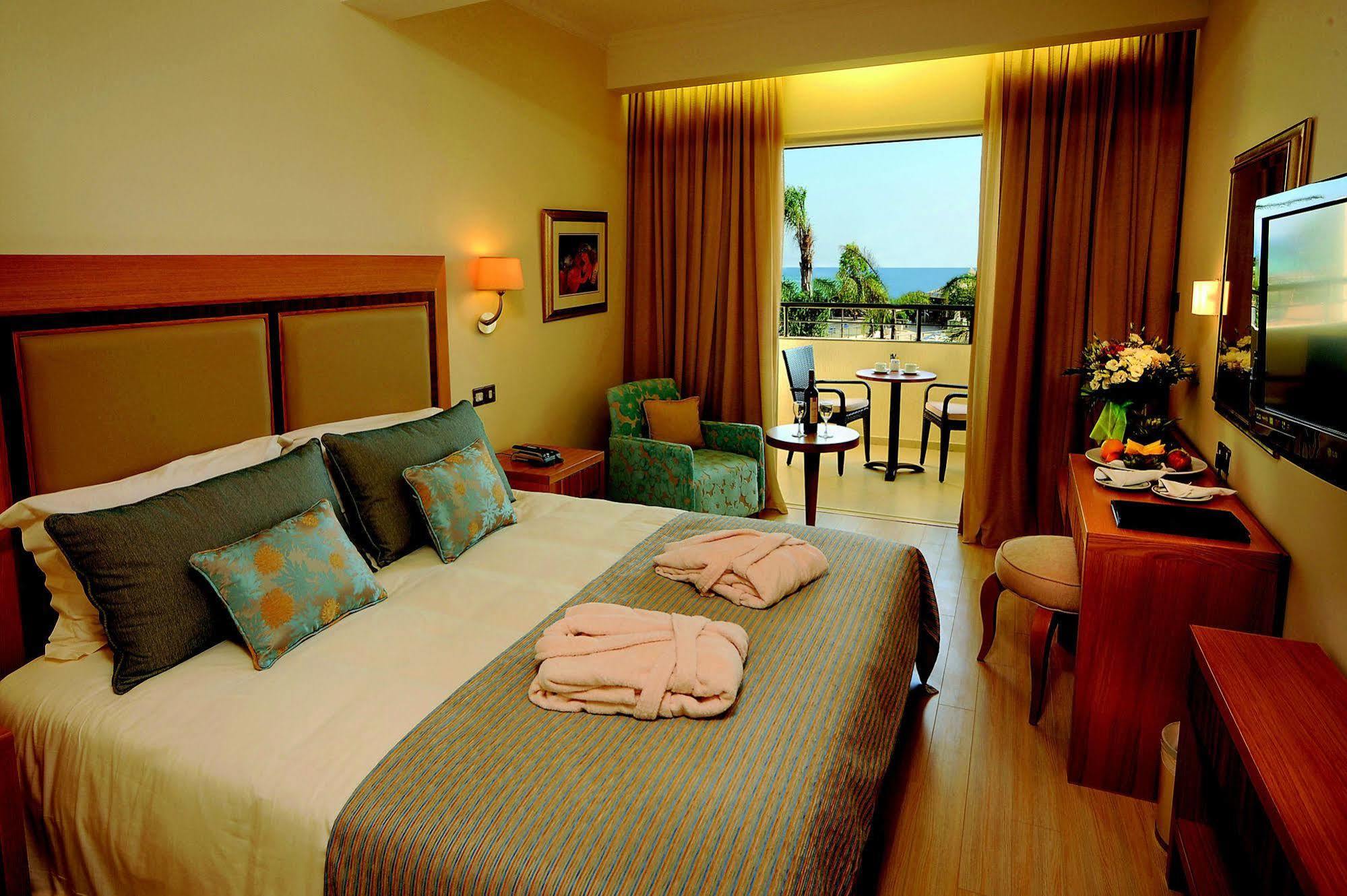 Olympic Bay Adults Only Hotel Ayia Napa Eksteriør billede